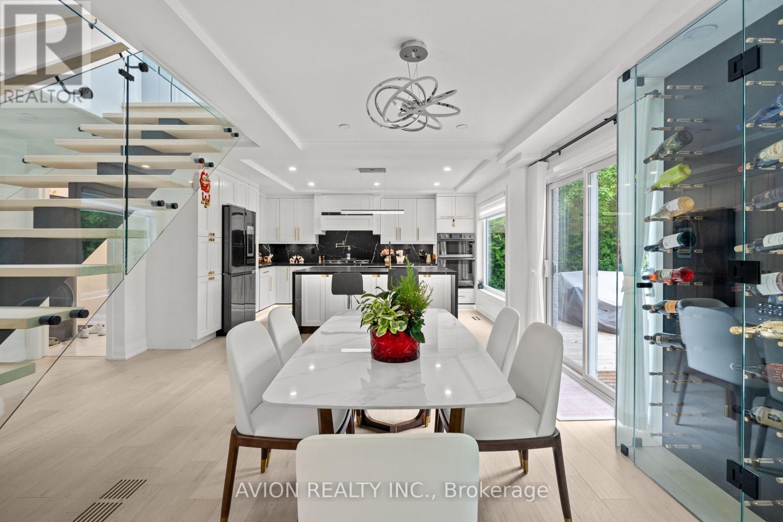 1 Rosegarden Crescent, Richmond Hill, Ontario  L4E 2P1 - Photo 12 - N12206237