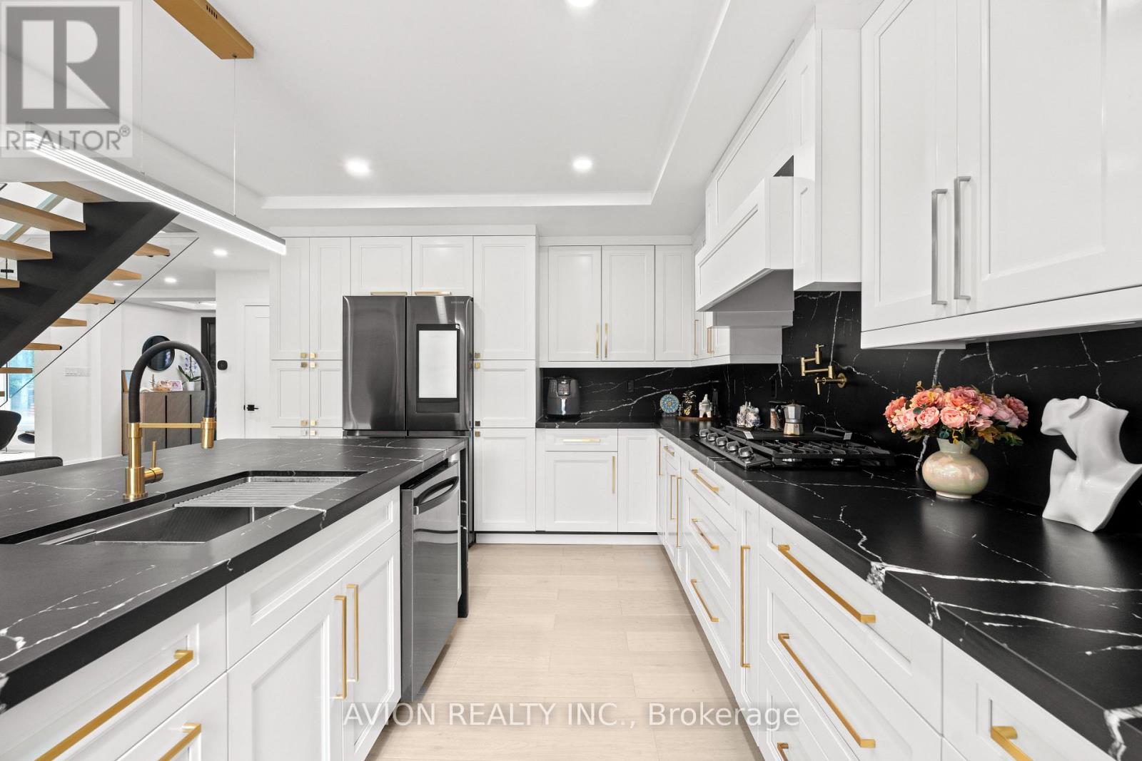 1 Rosegarden Crescent, Richmond Hill, Ontario  L4E 2P1 - Photo 17 - N12206237