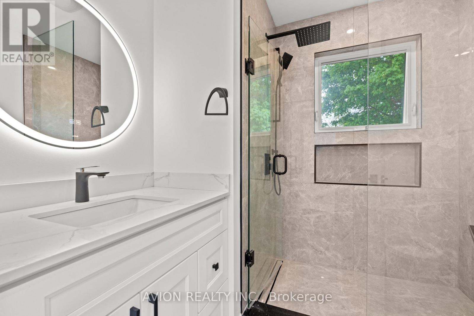 1 Rosegarden Crescent, Richmond Hill, Ontario  L4E 2P1 - Photo 27 - N12206237