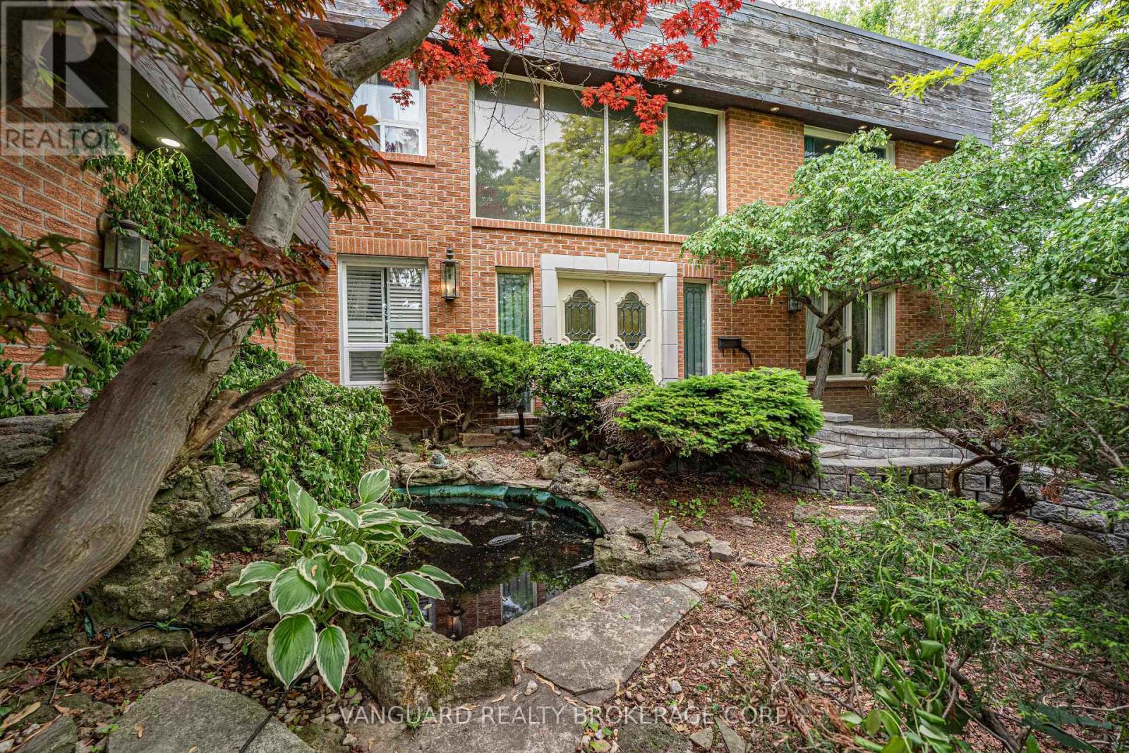 40 Colton Crescent N, Vaughan (Islington Woods), Ontario  L4L 3L6 - Photo 11 - N12206274