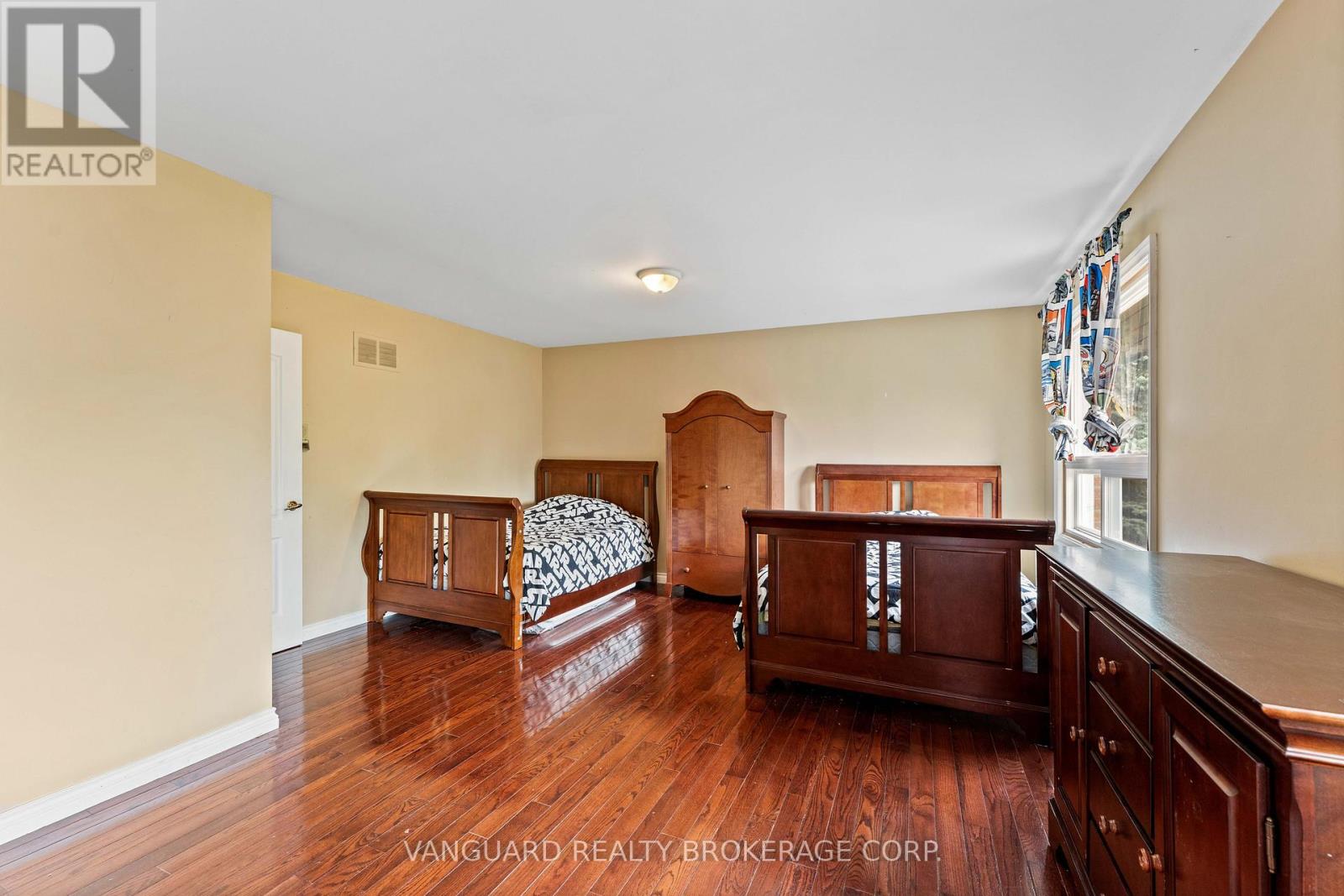 40 Colton Crescent N, Vaughan (Islington Woods), Ontario  L4L 3L6 - Photo 28 - N12206274