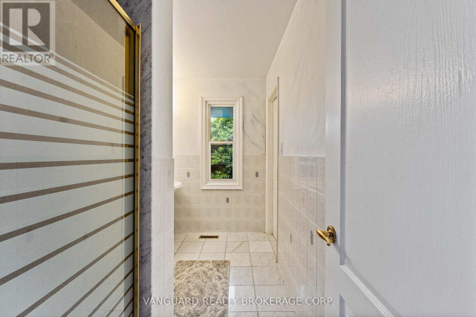40 Colton Crescent N, Vaughan (Islington Woods), Ontario  L4L 3L6 - Photo 29 - N12206274
