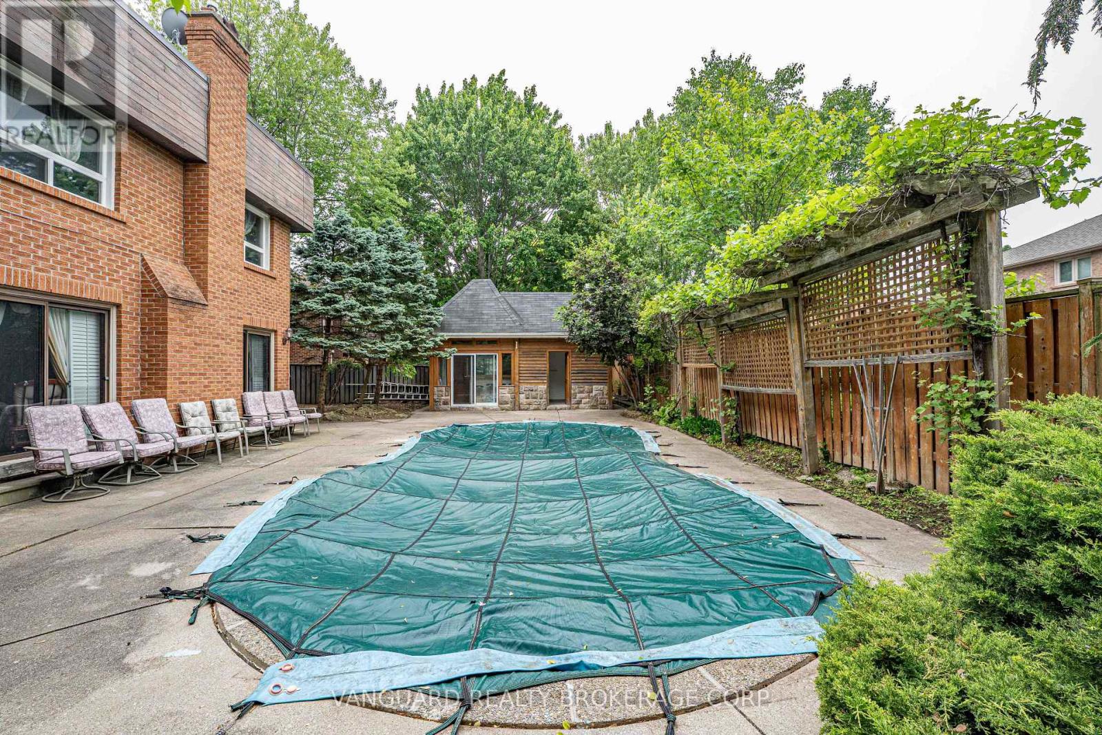 40 Colton Crescent N, Vaughan (Islington Woods), Ontario  L4L 3L6 - Photo 45 - N12206274