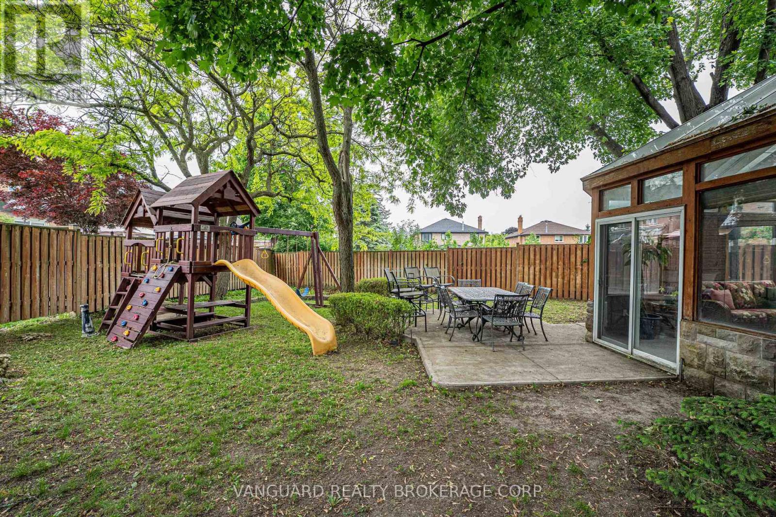 40 Colton Crescent N, Vaughan (Islington Woods), Ontario  L4L 3L6 - Photo 49 - N12206274