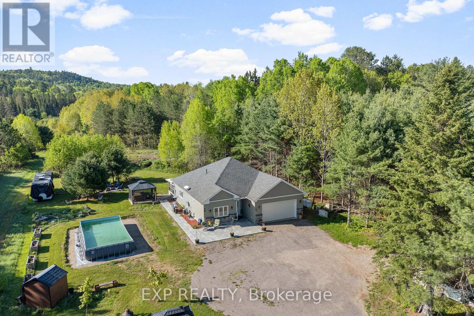 12 EASTERN AVENUE, Greater Madawaska, Ontario