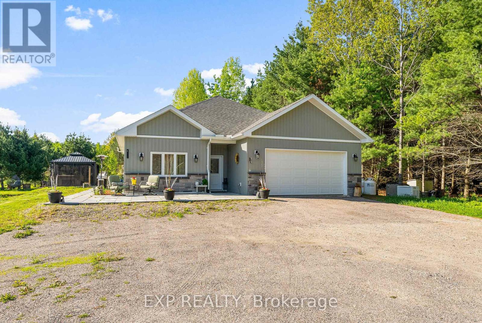 12 Eastern Avenue, Greater Madawaska, Ontario  K0J 2R0 - Photo 3 - X12181205