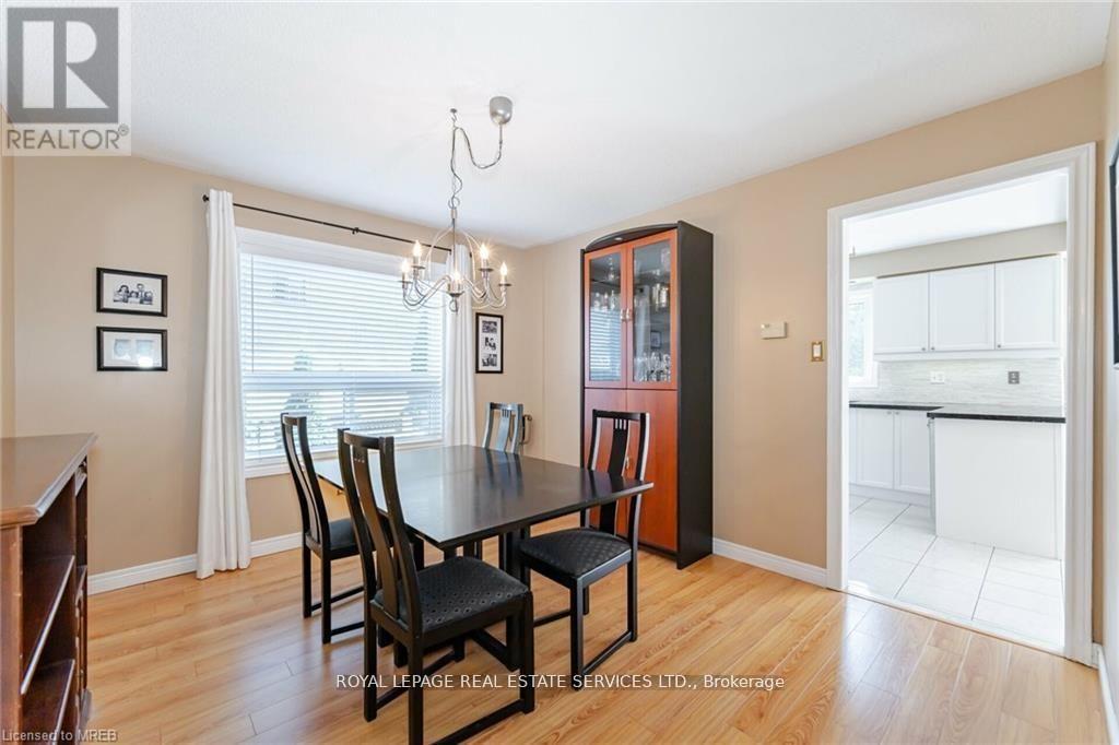 125 Ferndale Drive S, Barrie (Ardagh), Ontario  L4N 6Y6 - Photo 16 - S12206100