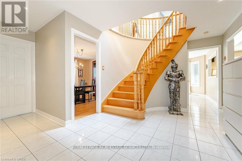 125 Ferndale Drive S, Barrie (Ardagh), Ontario  L4N 6Y6 - Photo 21 - S12206100