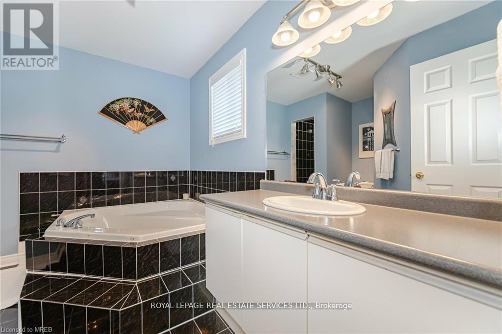 125 Ferndale Drive S, Barrie (Ardagh), Ontario  L4N 6Y6 - Photo 26 - S12206100