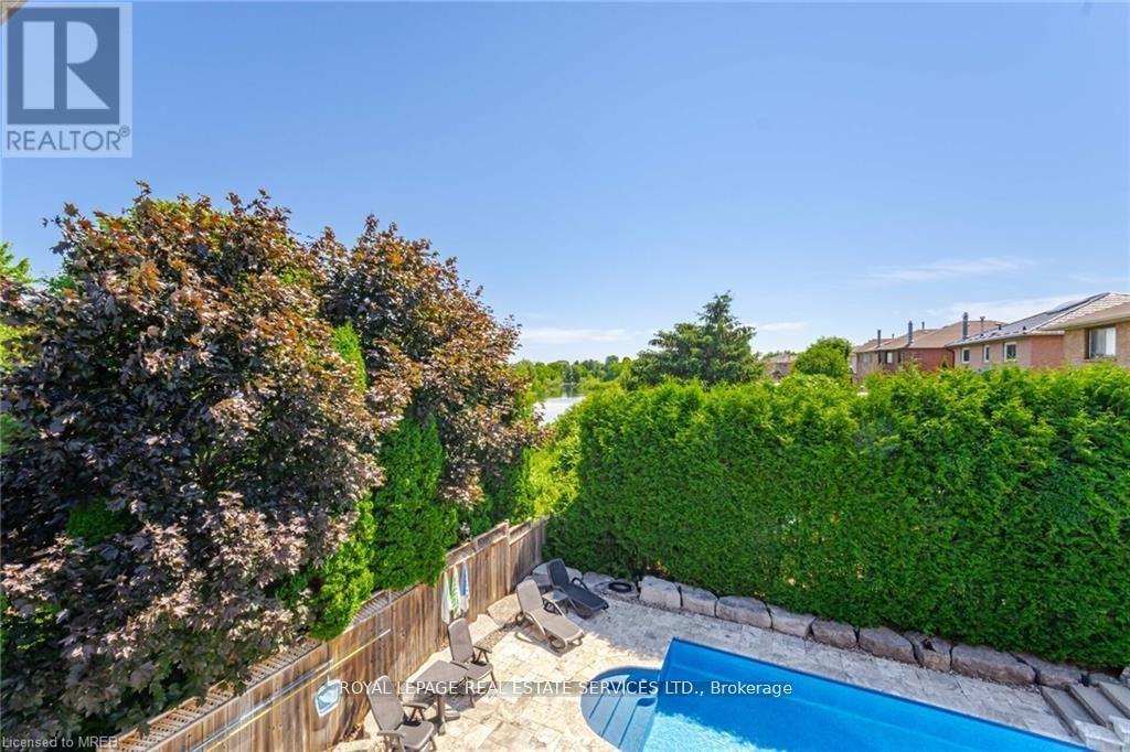 125 Ferndale Drive S, Barrie (Ardagh), Ontario  L4N 6Y6 - Photo 4 - S12206100