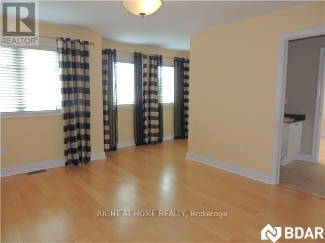 42 Westminster Circle, Barrie, Ontario  L4M 0A4 - Photo 10 - S12206260