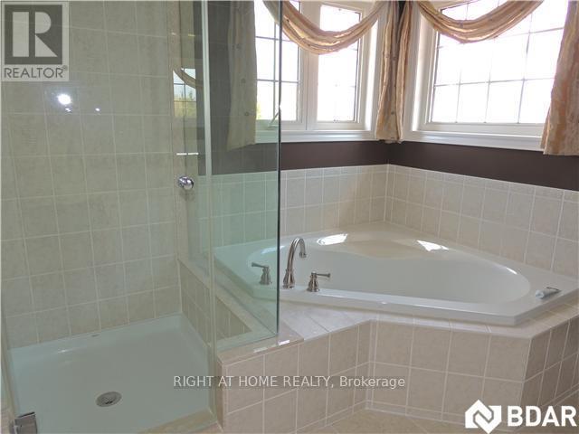 42 Westminster Circle, Barrie, Ontario  L4M 0A4 - Photo 12 - S12206260