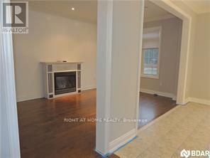 42 Westminster Circle, Barrie, Ontario  L4M 0A4 - Photo 3 - S12206260