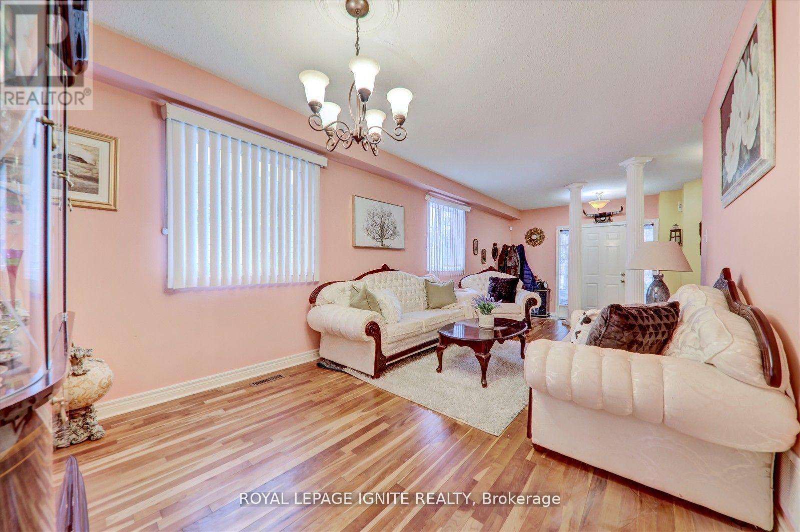 38 Rodda Boulevard, Toronto, Ontario  M1E 2Z6 - Photo 3 - E12130706