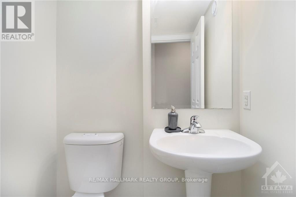 1 - 105 Bluestone Private, Ottawa, Ontario  K4A 0M5 - Photo 14 - X12206301