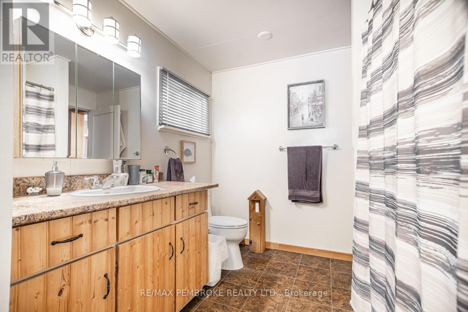 1744 Bromley Line, Whitewater Region, Ontario  K0J 2L0 - Photo 12 - X12206303
