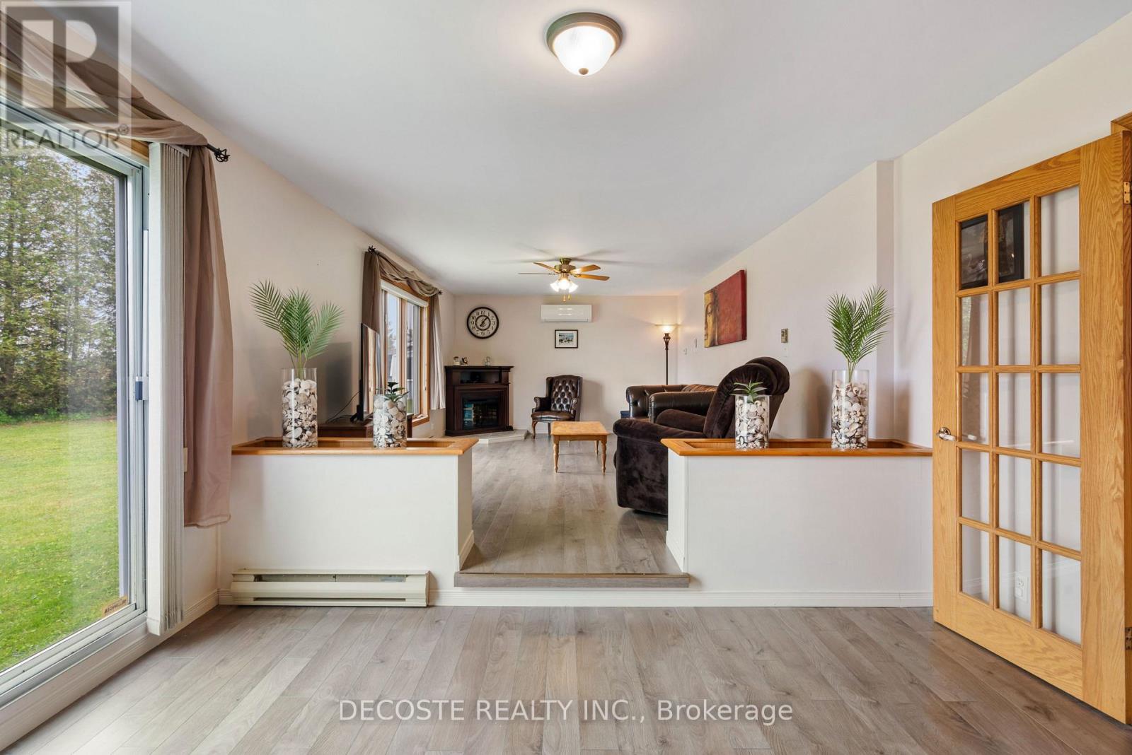 20351 Pineview Crescent, South Glengarry, Ontario  K0C 1A0 - Photo 13 - X12206356