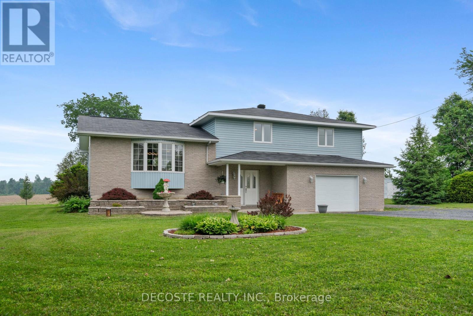 20351 Pineview Crescent, South Glengarry, Ontario  K0C 1A0 - Photo 2 - X12206356