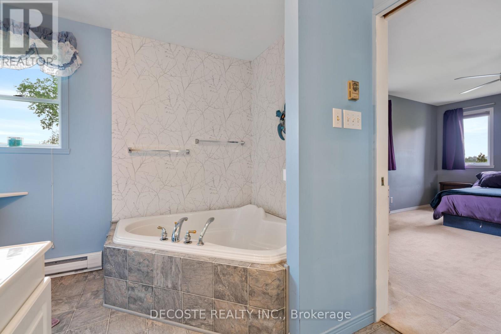 20351 Pineview Crescent, South Glengarry, Ontario  K0C 1A0 - Photo 32 - X12206356