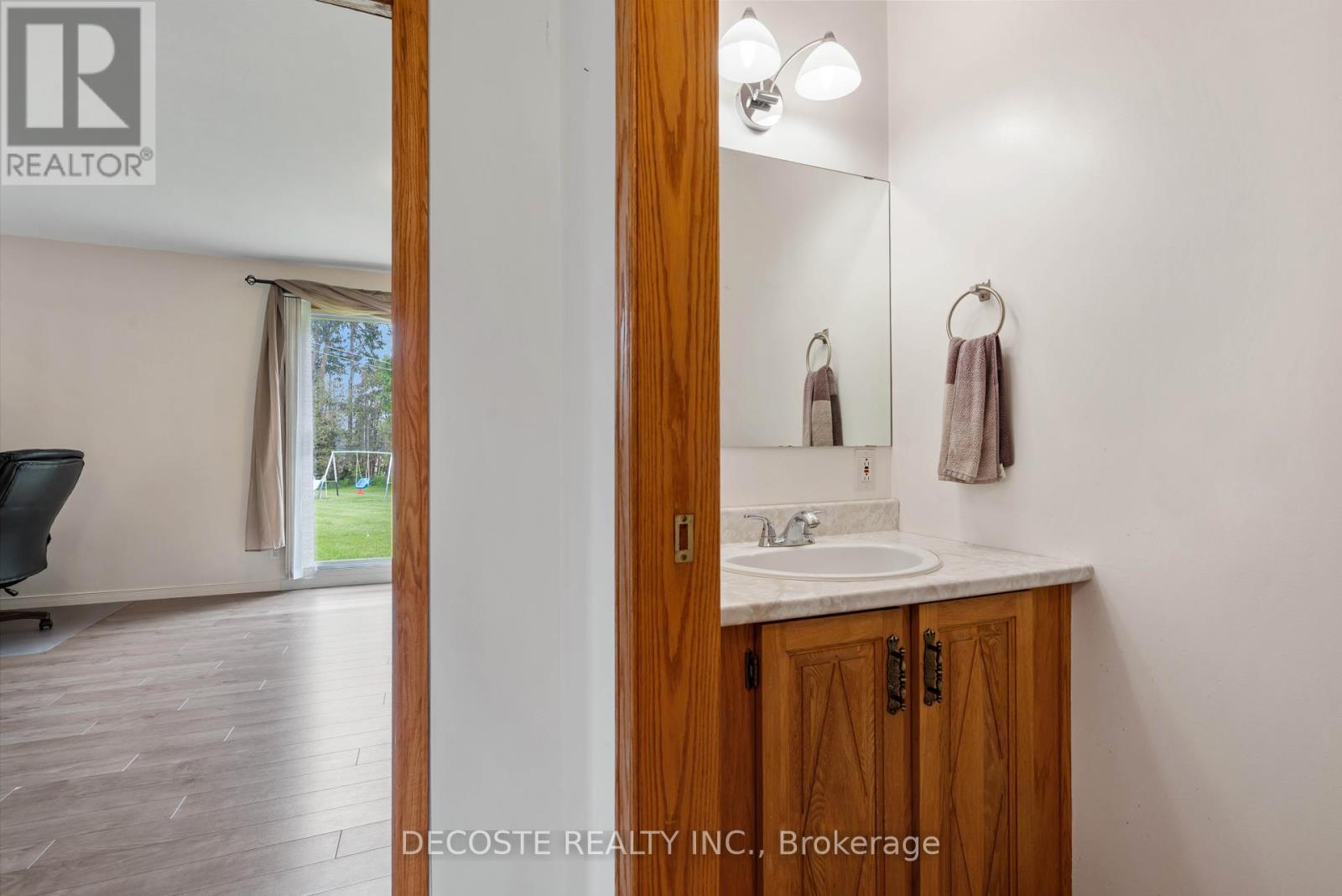 20351 Pineview Crescent, South Glengarry, Ontario  K0C 1A0 - Photo 7 - X12206356