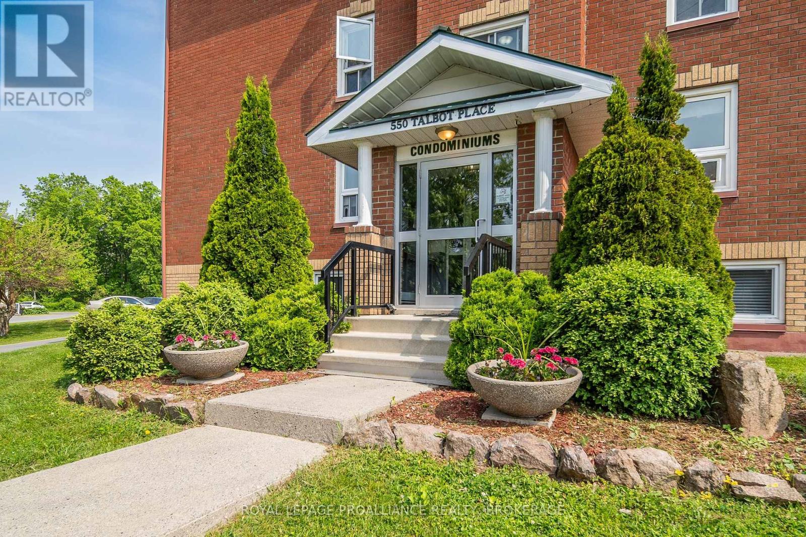 405 - 550 TALBOT PLACE, gananoque, Ontario