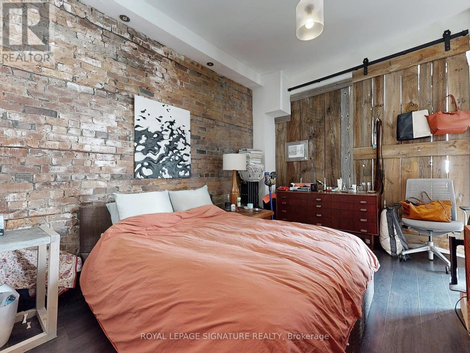 134 Pendrith Street, Toronto, Ontario  M6G 1R7 - Photo 11 - W12206105