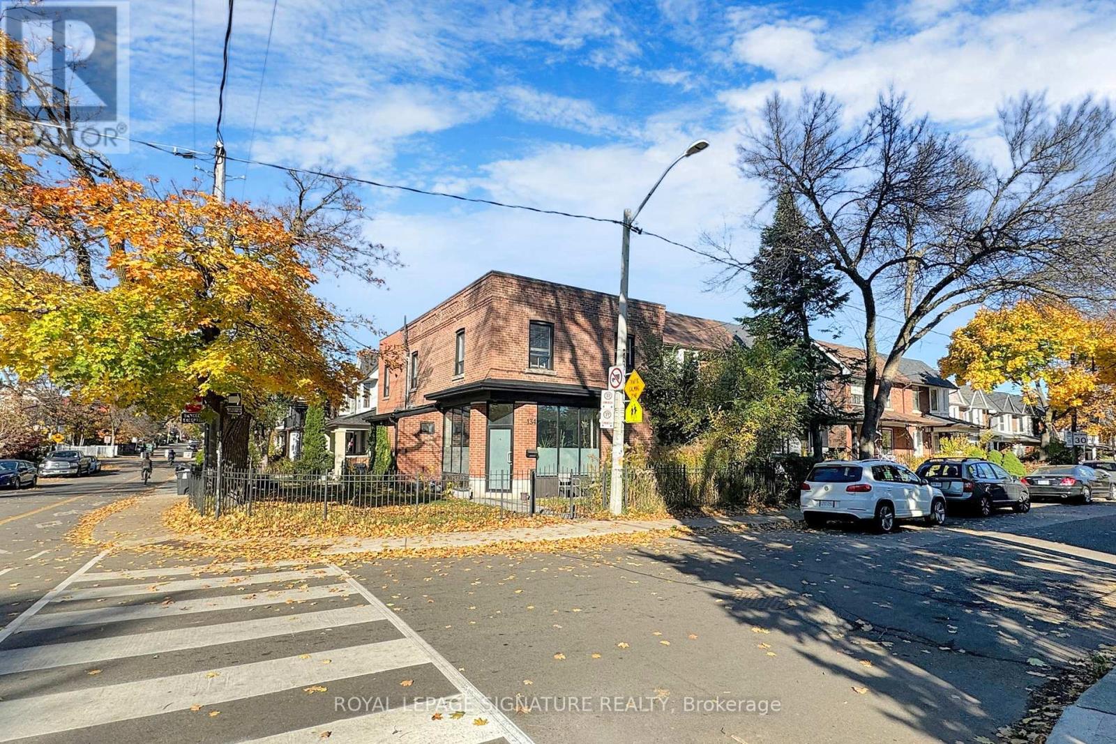 134 Pendrith Street, Toronto, Ontario  M6G 1R7 - Photo 2 - W12206105