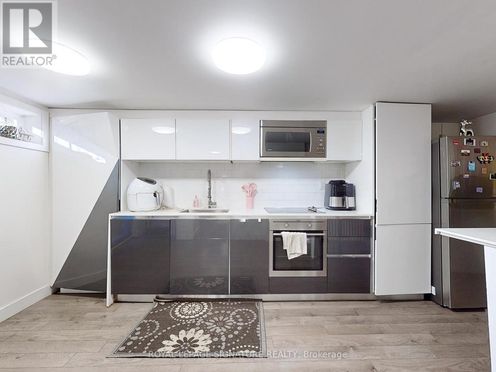 134 Pendrith Street, Toronto, Ontario  M6G 1R7 - Photo 21 - W12206105