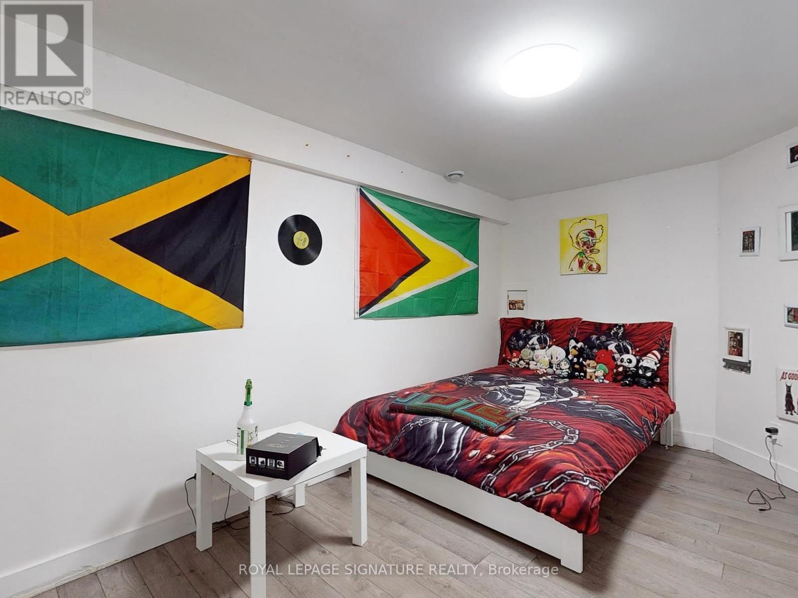 134 Pendrith Street, Toronto, Ontario  M6G 1R7 - Photo 23 - W12206105