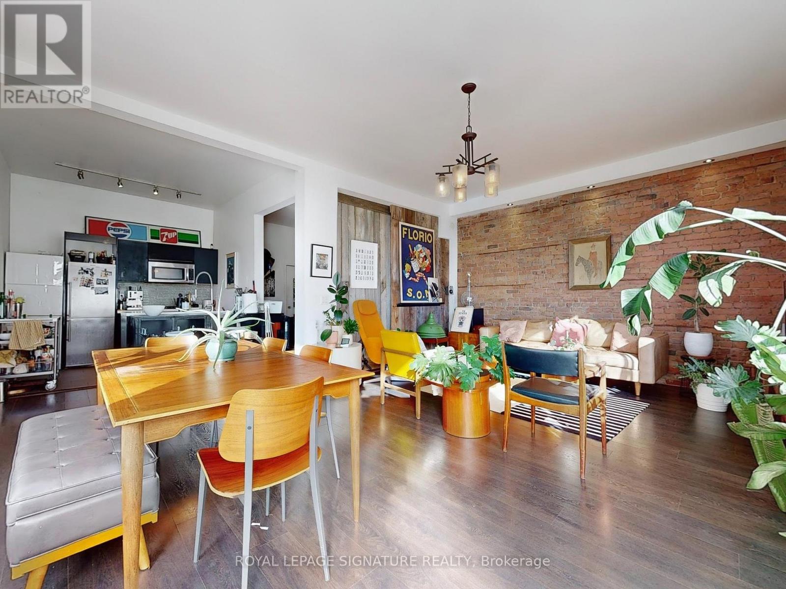 134 Pendrith Street, Toronto, Ontario  M6G 1R7 - Photo 7 - W12206105