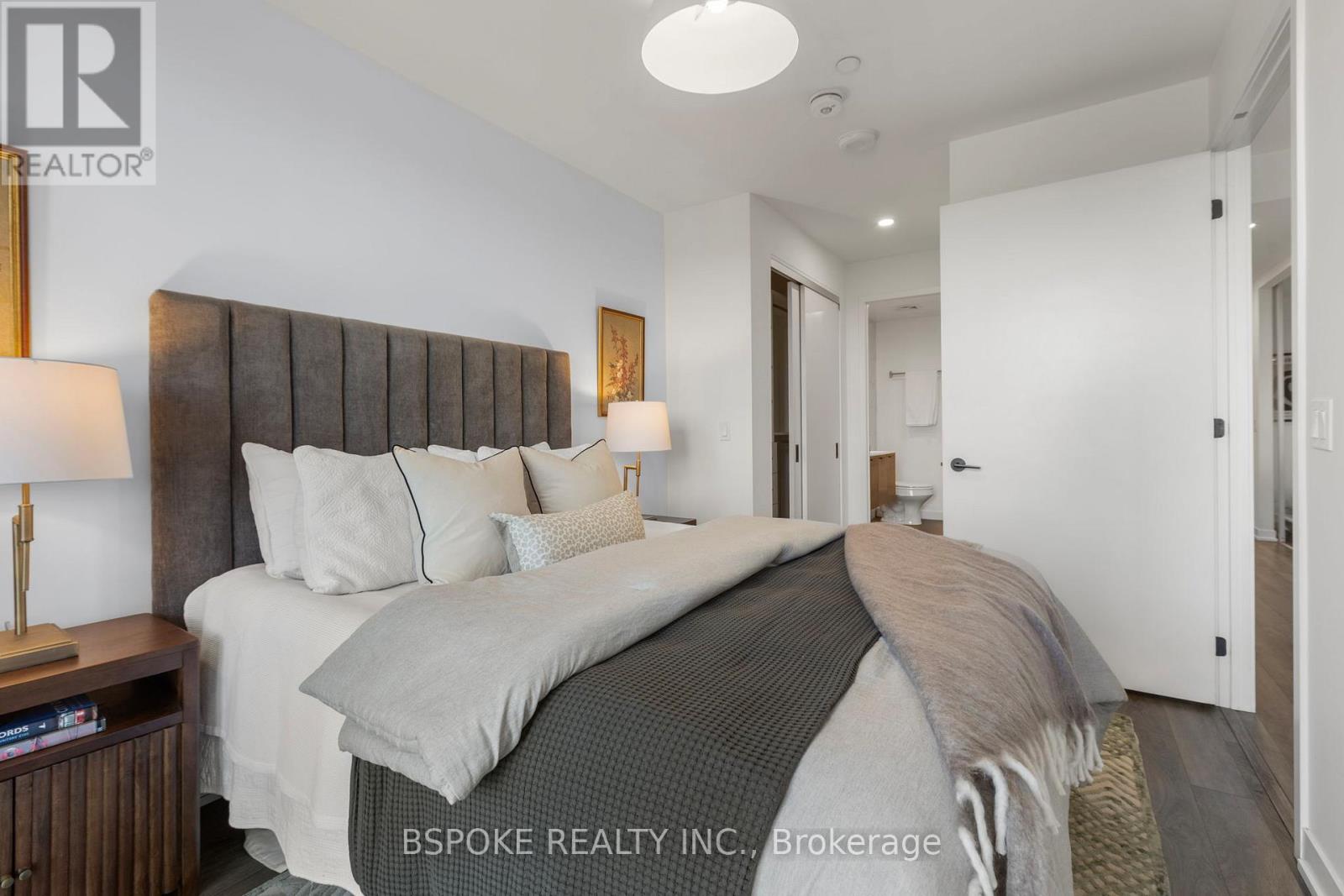 501 - 2118 Bloor Street W, Toronto, Ontario  M6S 0A6 - Photo 11 - W12206121