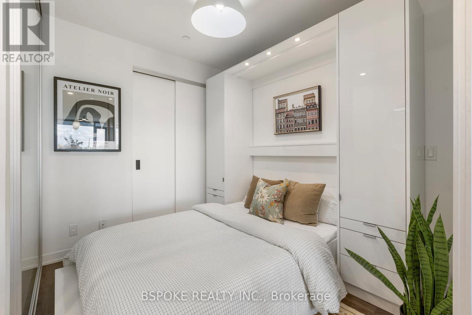 501 - 2118 Bloor Street W, Toronto, Ontario  M6S 0A6 - Photo 15 - W12206121