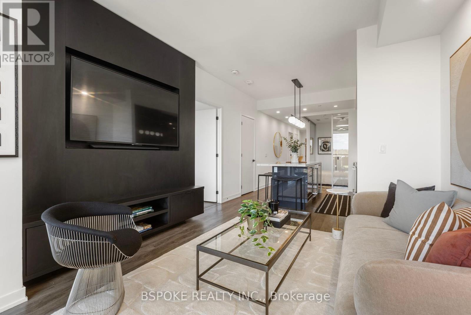 501 - 2118 Bloor Street W, Toronto, Ontario  M6S 0A6 - Photo 3 - W12206121