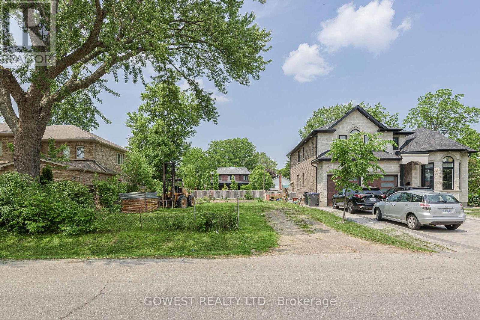 75 Troy Street, Mississauga, Ontario  L5G 1S6 - Photo 1 - W12206158