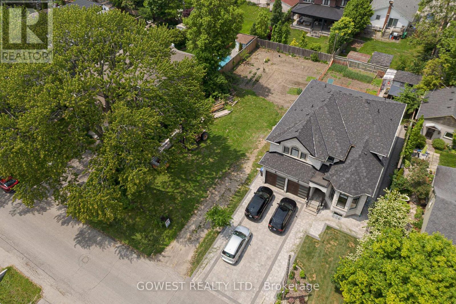 75 Troy Street, Mississauga, Ontario  L5G 1S6 - Photo 12 - W12206158