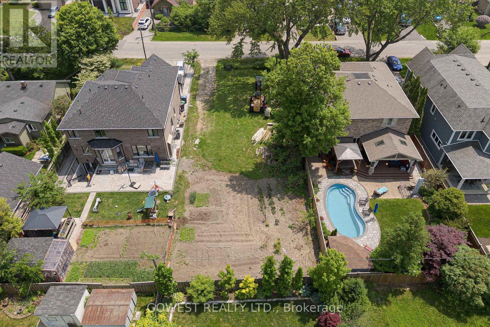 75 Troy Street, Mississauga, Ontario  L5G 1S6 - Photo 14 - W12206158