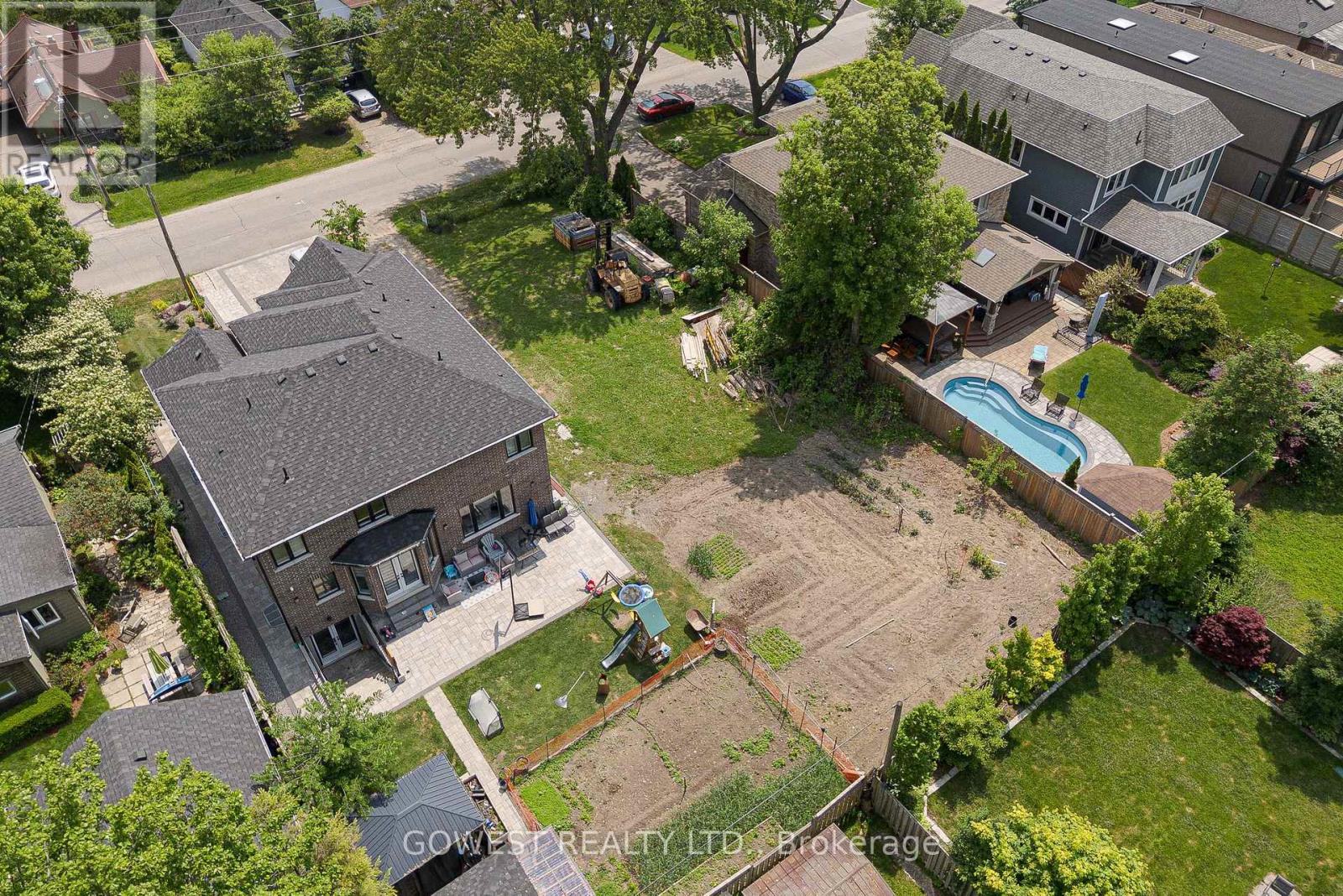 75 Troy Street, Mississauga, Ontario  L5G 1S6 - Photo 16 - W12206158