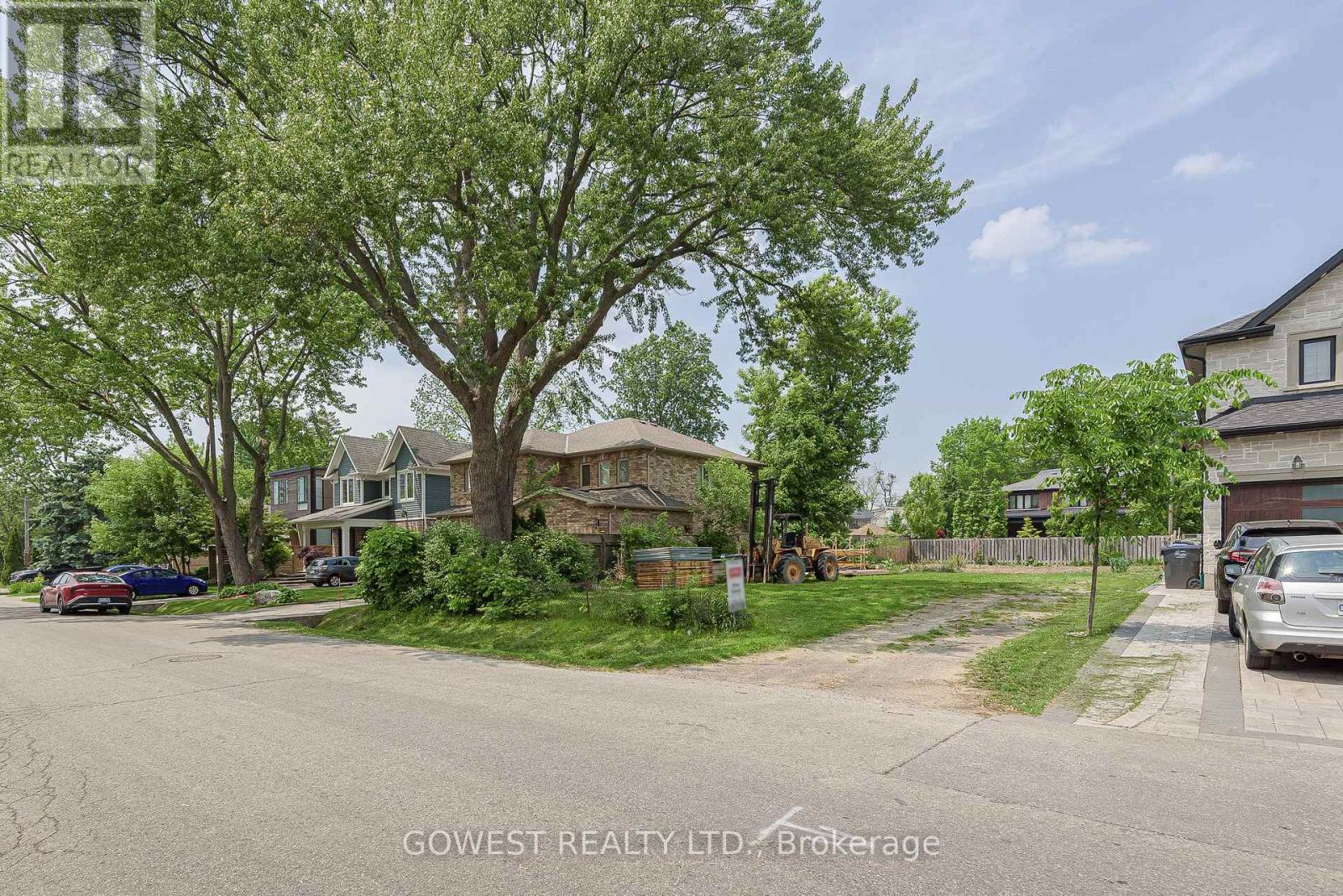 75 Troy Street, Mississauga, Ontario  L5G 1S6 - Photo 3 - W12206158