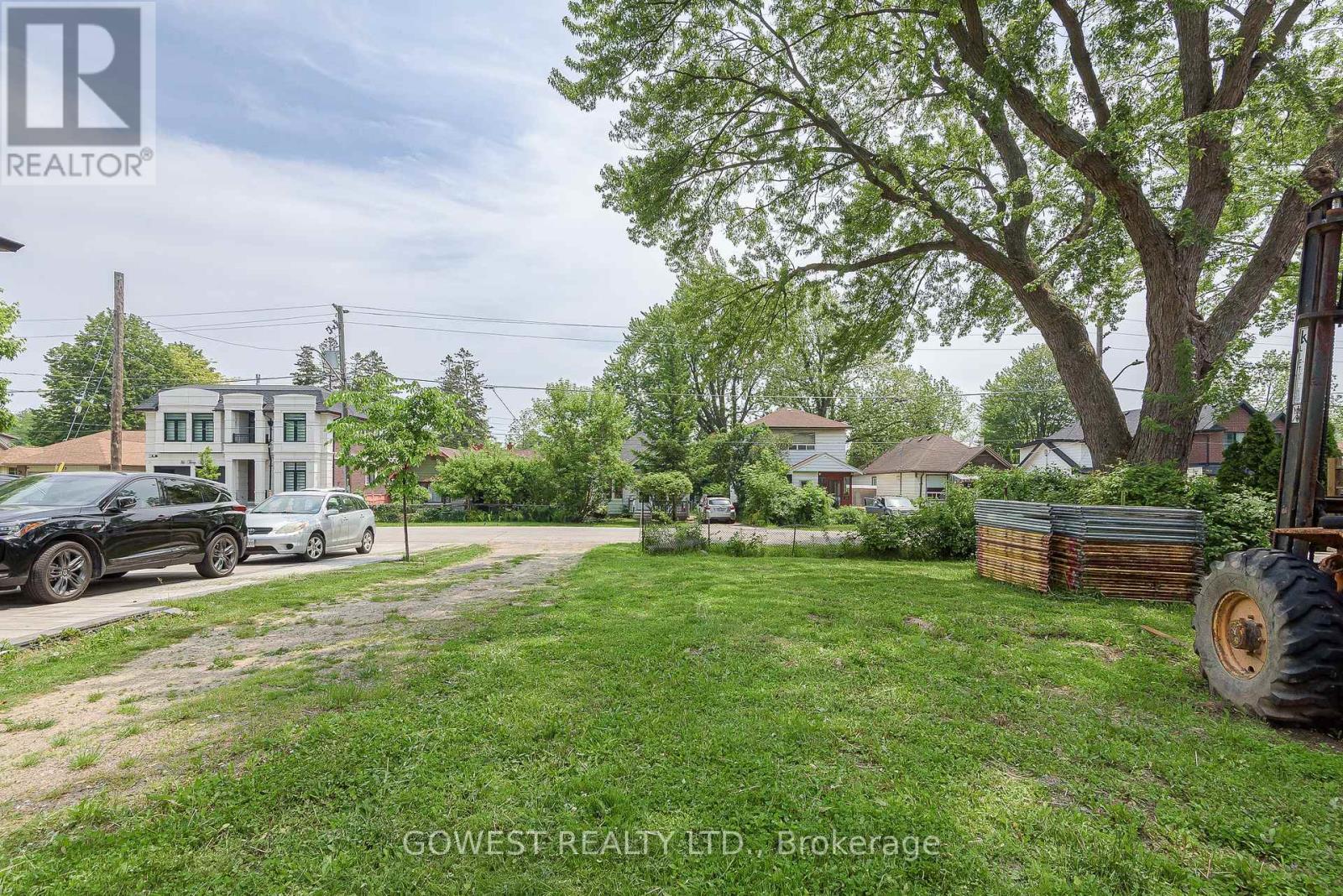 75 Troy Street, Mississauga, Ontario  L5G 1S6 - Photo 6 - W12206158