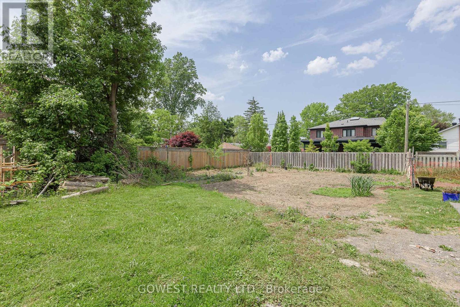 75 Troy Street, Mississauga, Ontario  L5G 1S6 - Photo 7 - W12206158