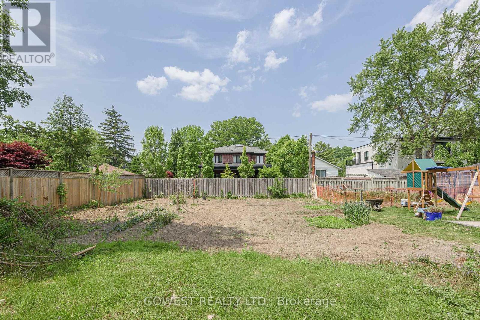 75 Troy Street, Mississauga, Ontario  L5G 1S6 - Photo 8 - W12206158
