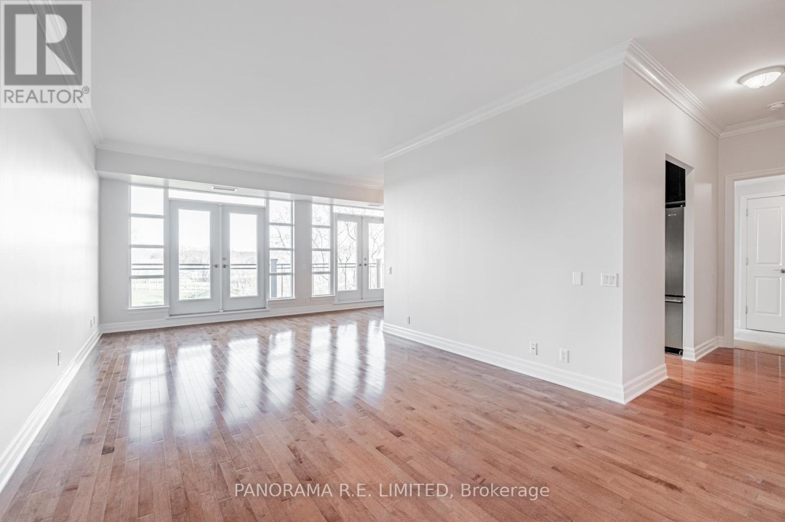 507 - 9 Burnhamthorpe Crescent, Toronto, Ontario  M9A 0A6 - Photo 3 - W12206171
