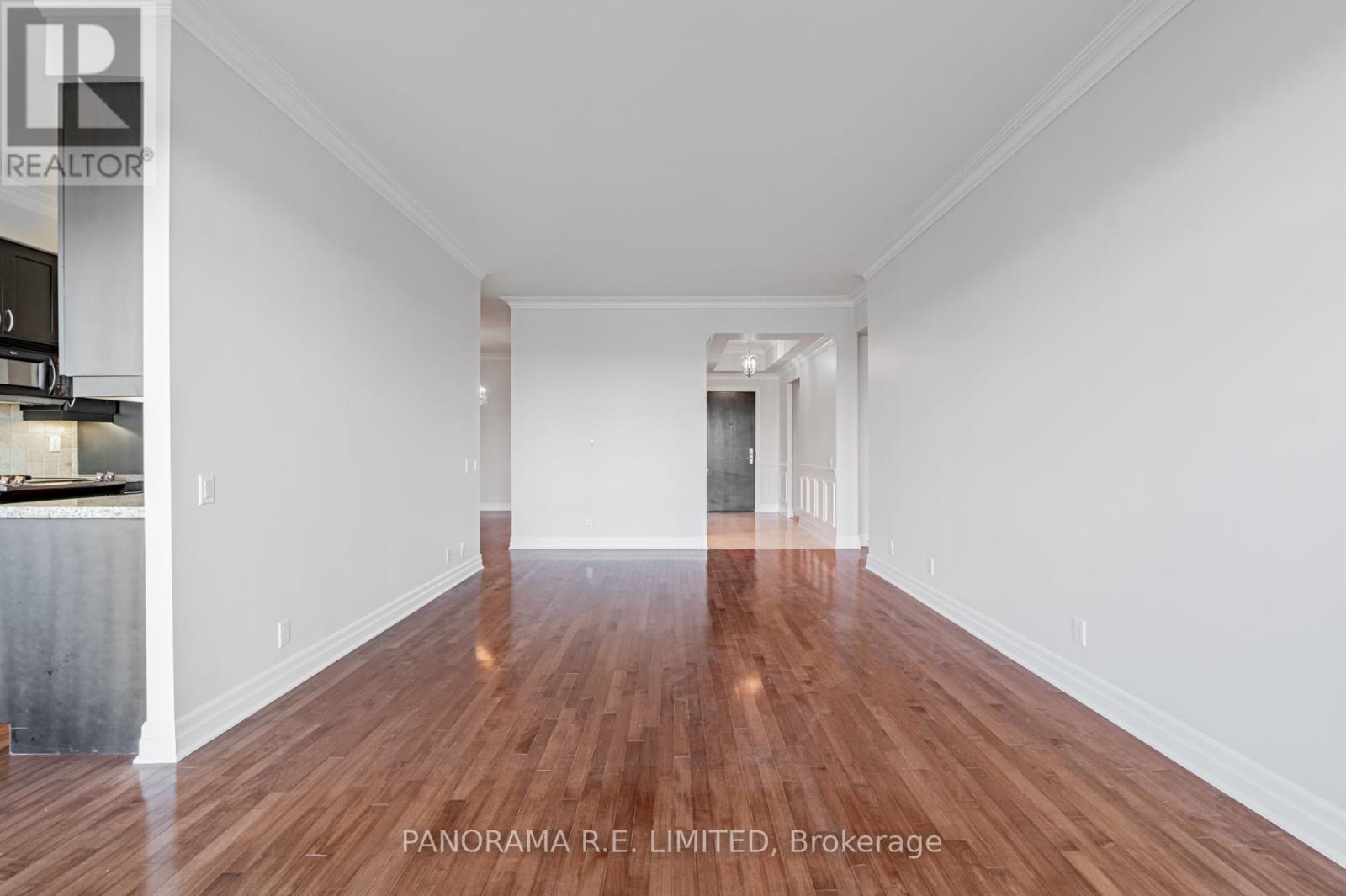 507 - 9 Burnhamthorpe Crescent, Toronto, Ontario  M9A 0A6 - Photo 6 - W12206171