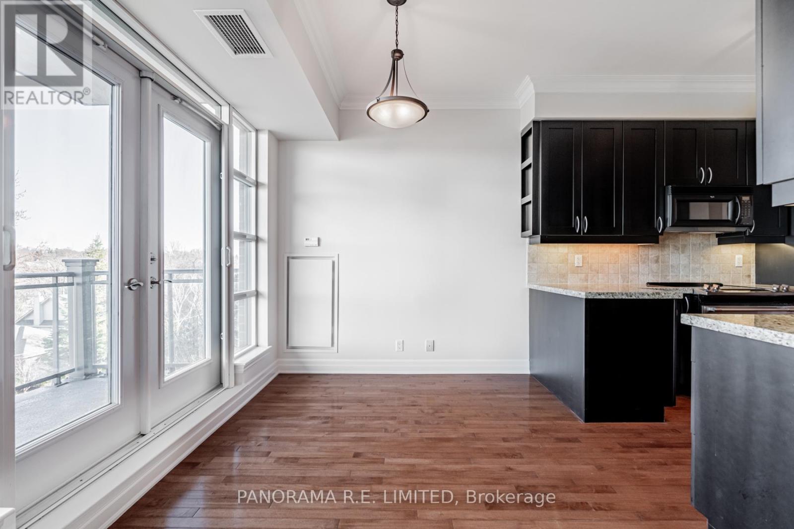 507 - 9 Burnhamthorpe Crescent, Toronto, Ontario  M9A 0A6 - Photo 8 - W12206171
