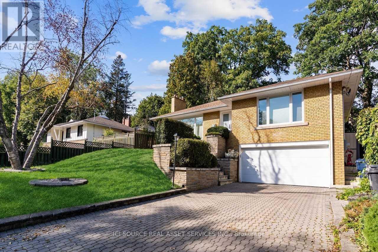 19 Ivy Lea Crescent, Toronto, Ontario  M8Y 2B5 - Photo 1 - W12206195