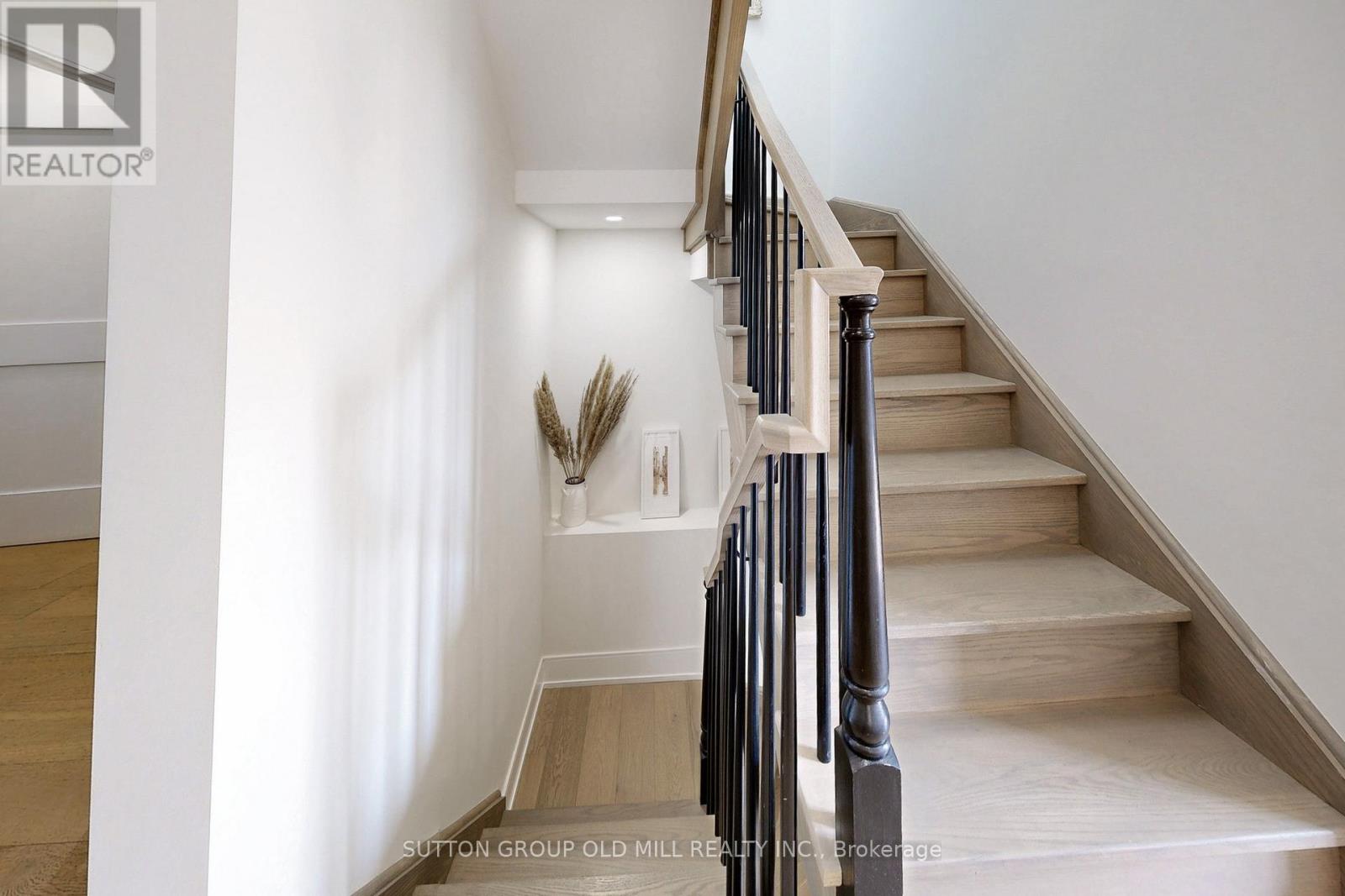 171 Brookside Avenue, Toronto, Ontario  M6S 4G8 - Photo 14 - W12206198