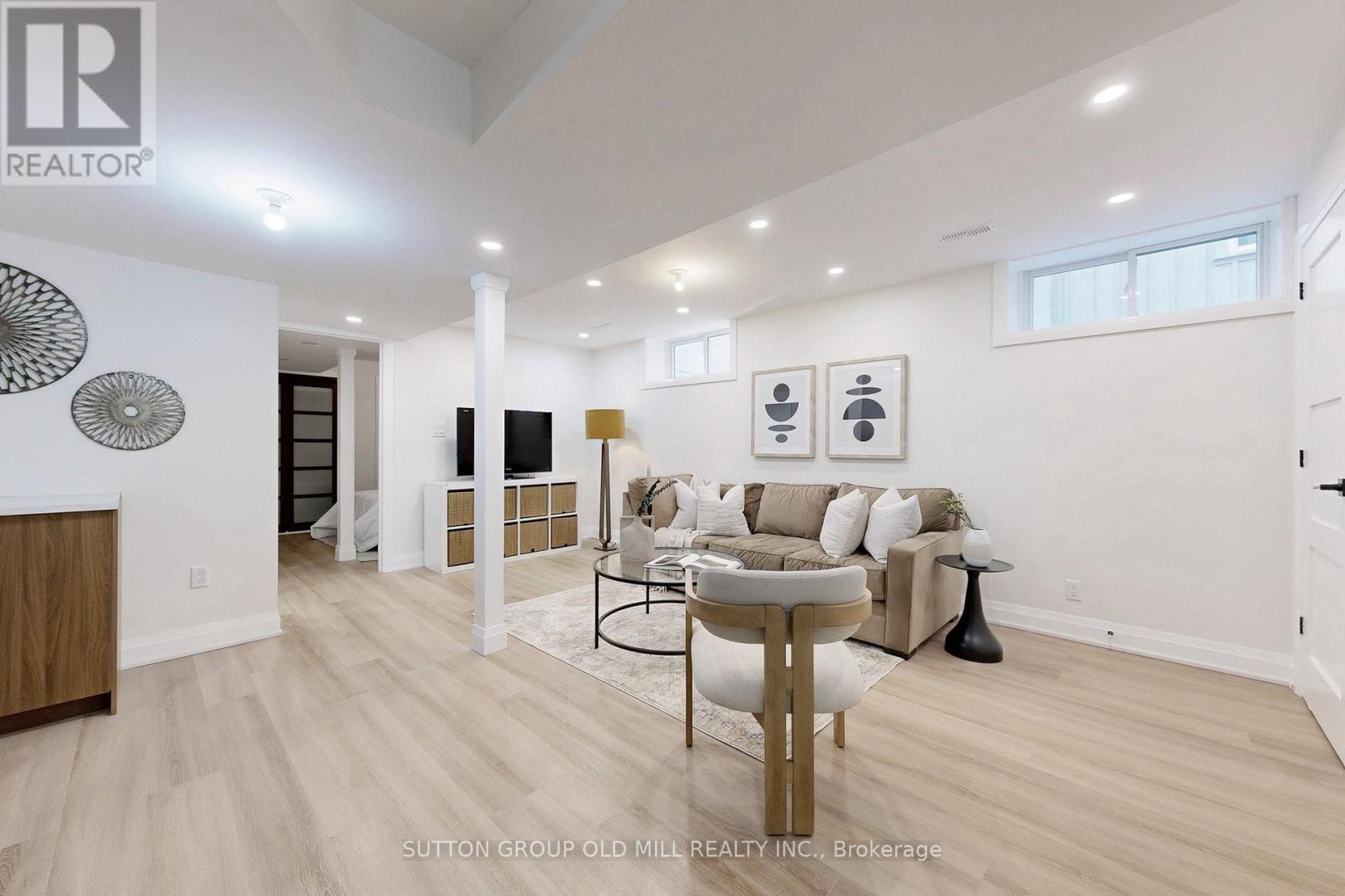 171 Brookside Avenue, Toronto, Ontario  M6S 4G8 - Photo 30 - W12206198