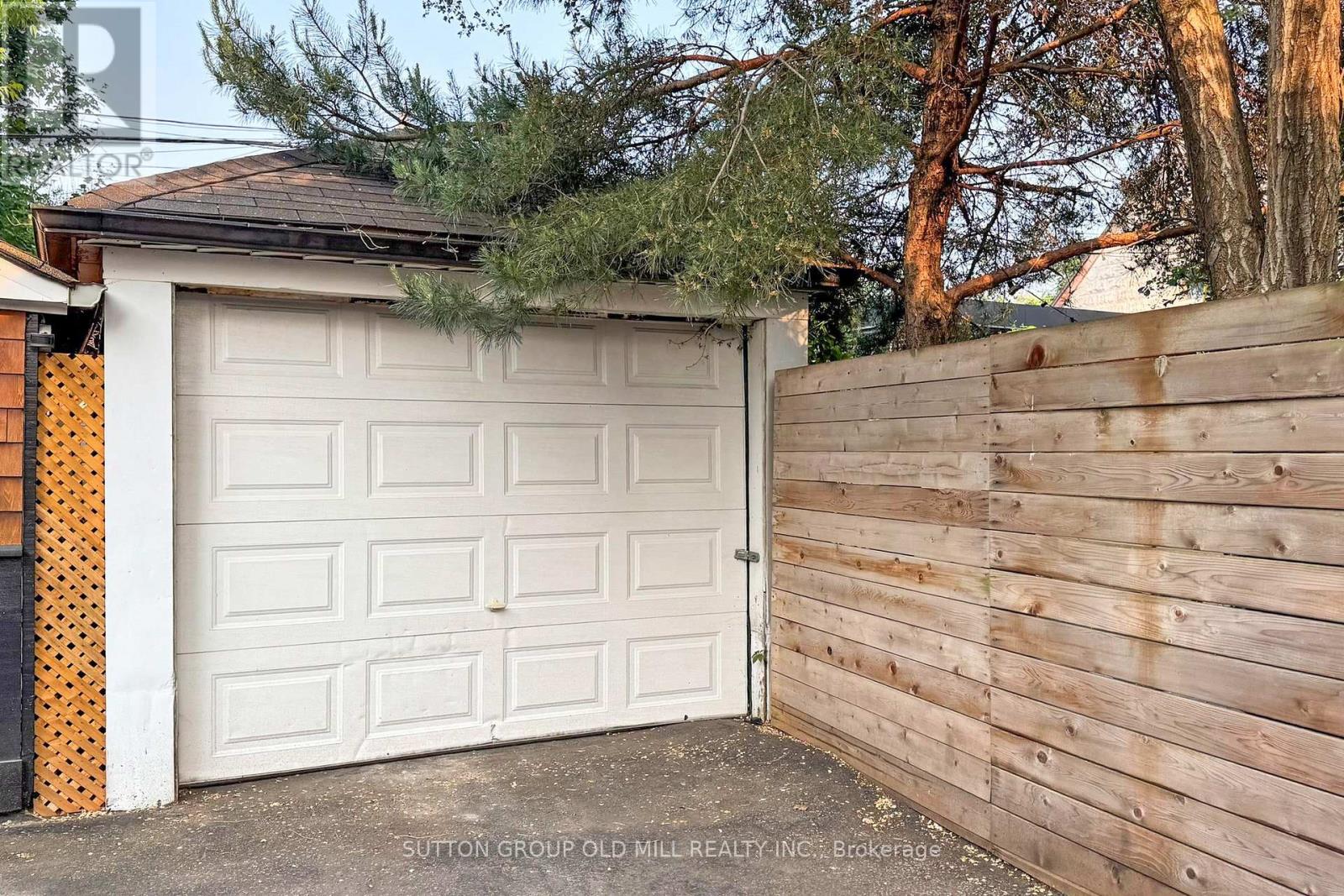 171 Brookside Avenue, Toronto, Ontario  M6S 4G8 - Photo 41 - W12206198