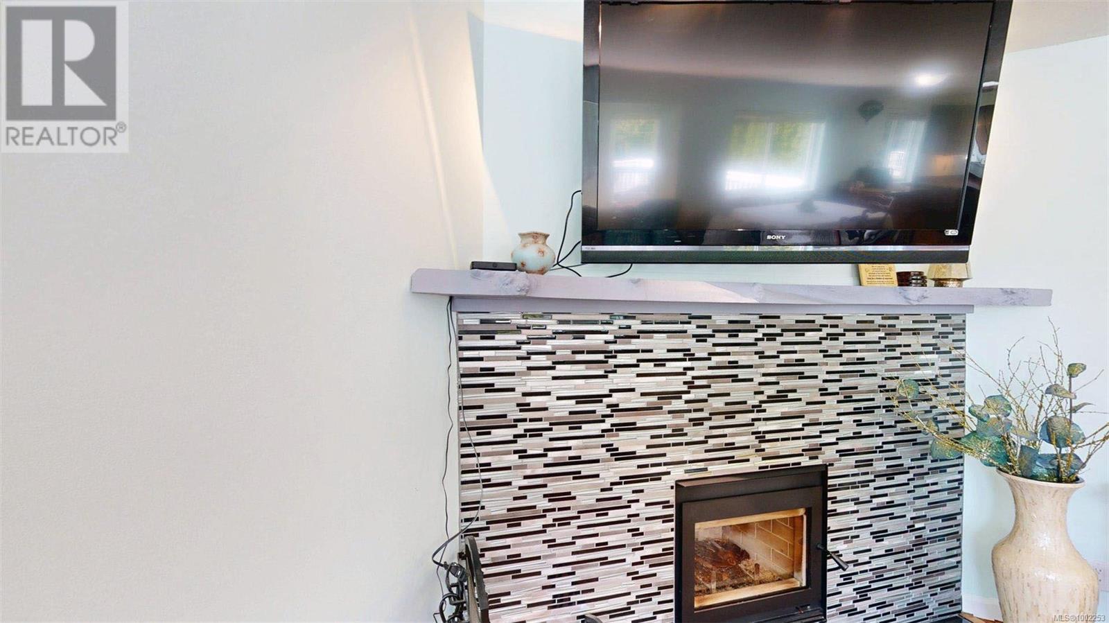 Property at 2113 Amethyst Way image 5