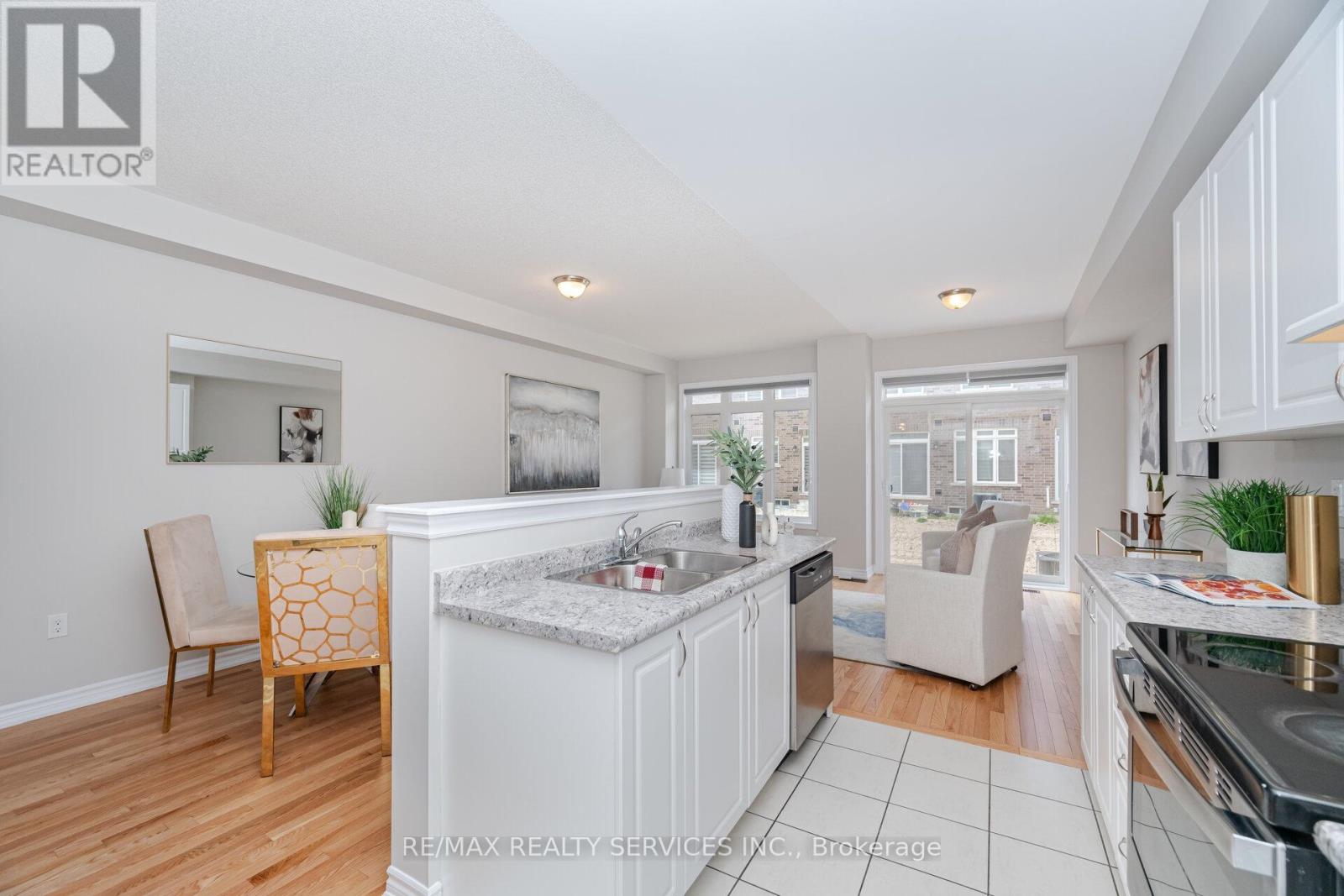 93 Royal Fern Crescent, Caledon, Ontario  L7C 4G9 - Photo 10 - W12206201